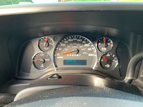 Used 2011 Chevrolet Express 2500 RWD image 29