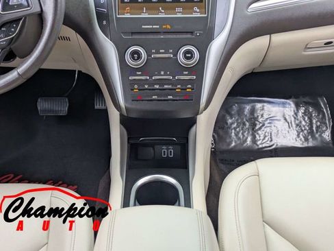 Used 2019 Lincoln MKC Premiere FWD image 23