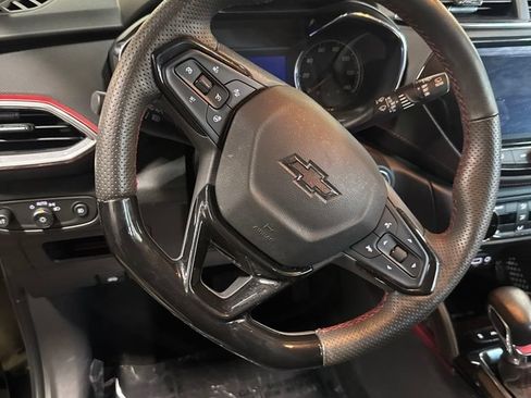 Used 2023 Chevrolet TrailBlazer RS w/ Sun and Liftgate Package AWD/4WD image 10