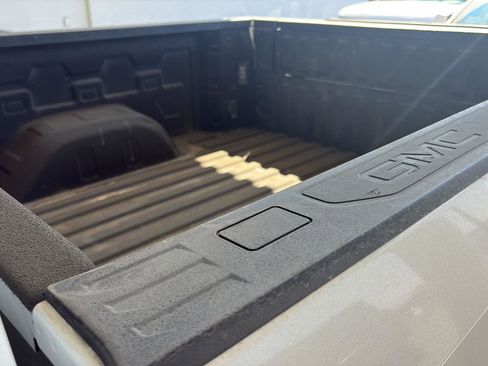 Used 2021 GMC Sierra 1500 Elevation w/ Preferred Package image 31