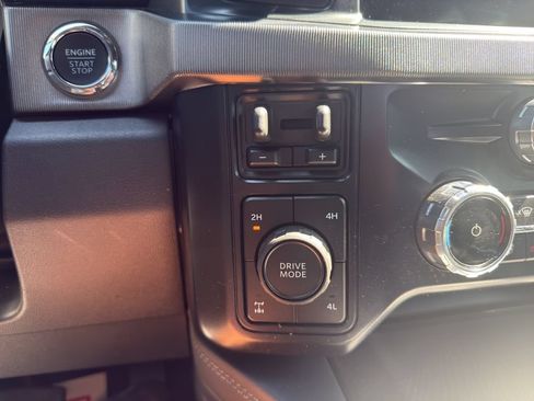 Used 2025 Ford F250 Platinum AWD/4WD image 26