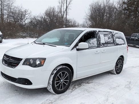 Used 2015 Dodge Grand Caravan SE image 7