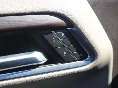 Used 2025 GMC Sierra 2500 SLT w/ SLT Premium Package image 14