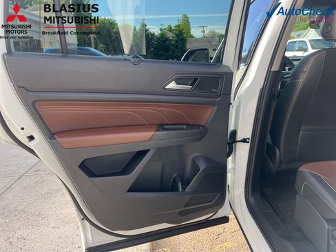 Used 2022 Volkswagen Atlas SEL Premium AWD/4WD image 31