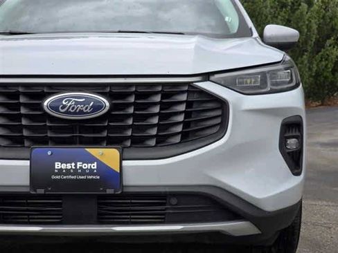 Used 2025 Ford Escape Platinum AWD/4WD image 3