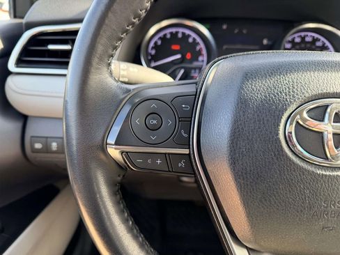 Certified 2018 Toyota Camry XLE image 8