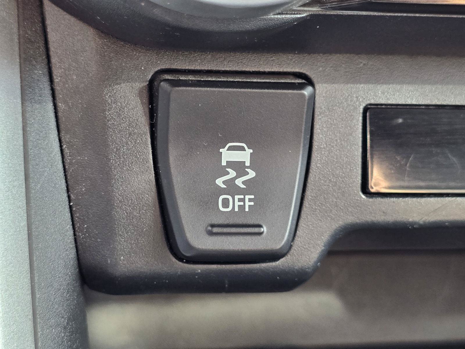 Used 2020 Toyota RAV4 XLE w/ All Weather Liner Package AWD/4WD image 32