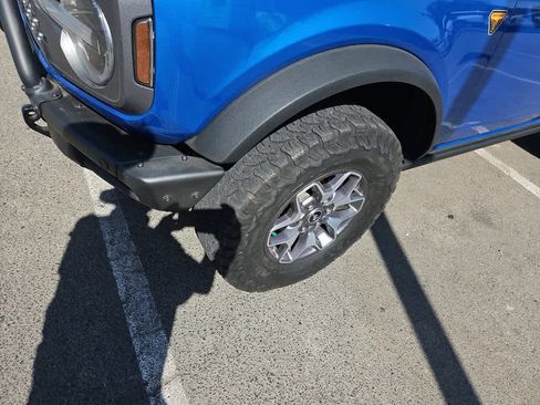 Used 2023 Ford Bronco Badlands AWD/4WD image 3