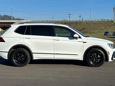 Used 2019 Volkswagen Tiguan SEL R-Line w/ 3rd Row Seat Package image 2