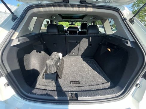 Certified 2022 Volkswagen Taos SE w/ Panoramic Sunroof Package AWD/4WD image 30
