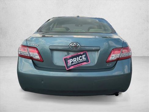 Used 2010 Toyota Camry LE FWD image 7