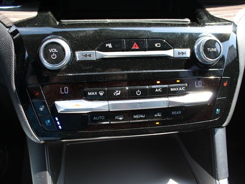 Used 2021 Ford Explorer Limited w/ Equipment Group 301A RWD image 22