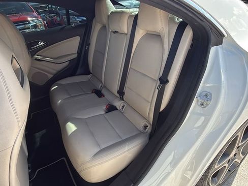 Used 2014 Mercedes-Benz CLA 250 image 16
