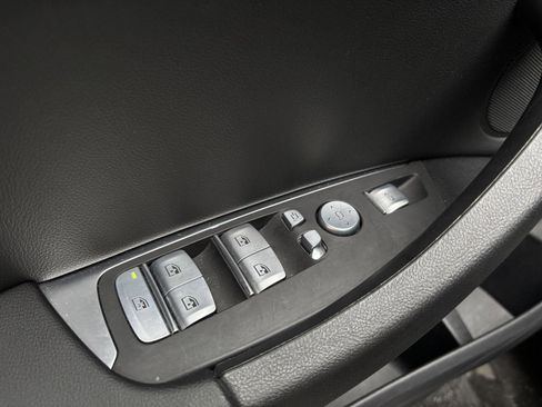 Used 2024 BMW X4 xDrive30i w/ Premium Package image 11