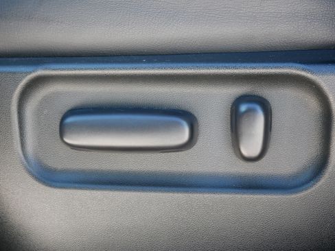 Used 2021 Toyota Tacoma Limited image 19