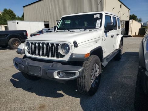 Certified 2024 Jeep Wrangler Unlimited Sahara w/ Technology Group AWD/4WD image 3