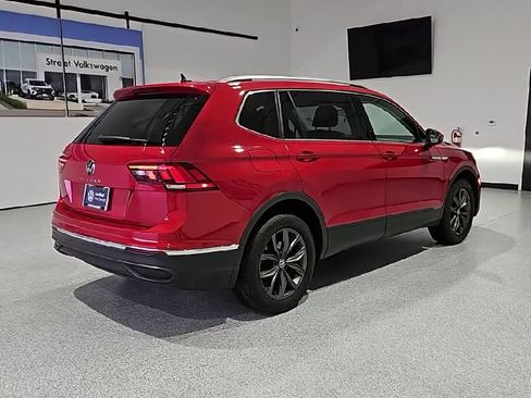 Certified 2023 Volkswagen Tiguan SE w/ Panoramic Sunroof Package FWD image 8