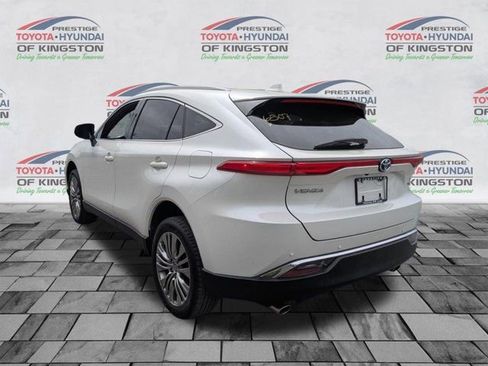 Certified 2022 Toyota Venza XLE AWD/4WD image 6