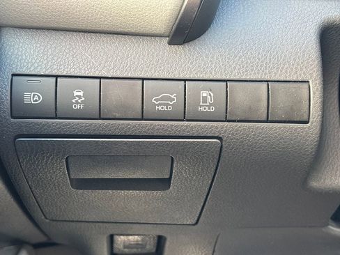 Used 2020 Toyota Camry LE image 23