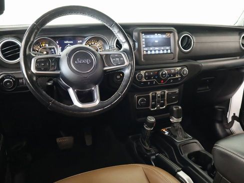 Used 2021 Jeep Wrangler Unlimited Sahara w/ Cold Weather Group AWD/4WD image 2