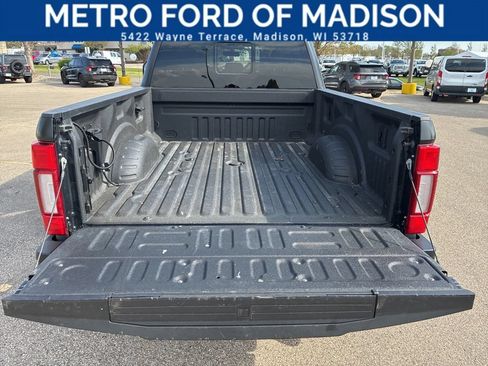 Used 2022 Ford F250 Lariat w/ Black Appearance Pkg AWD/4WD image 9