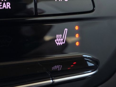 Used 2021 Buick Envision Essence image 5