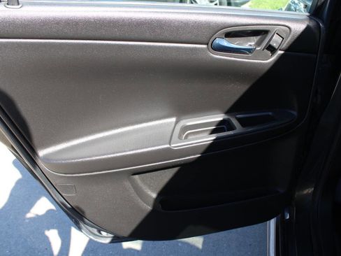 Used 2011 Chevrolet Impala LT w/ Luxury Edition Package FWD image 13