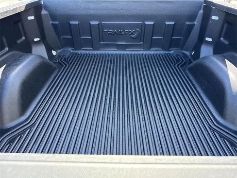 Used 2025 Chevrolet Silverado 1500 LT image 22