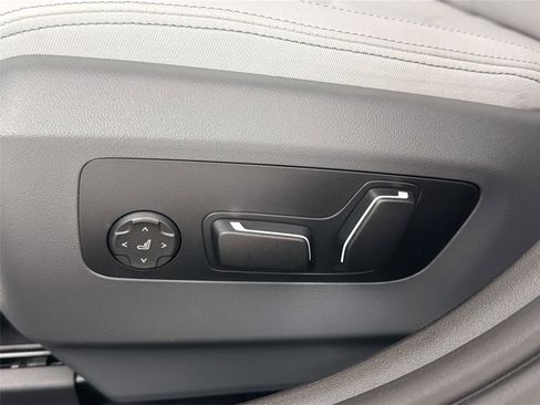 New 2026 BMW 550e xDrive w/ Executive Package AWD/4WD image 19