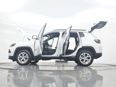 Used 2024 Jeep Compass Latitude AWD/4WD image 44