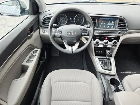 Used 2019 Hyundai Elantra SEL image 11