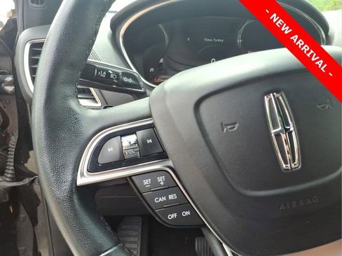 Used 2019 Lincoln Nautilus Premier AWD/4WD image 15