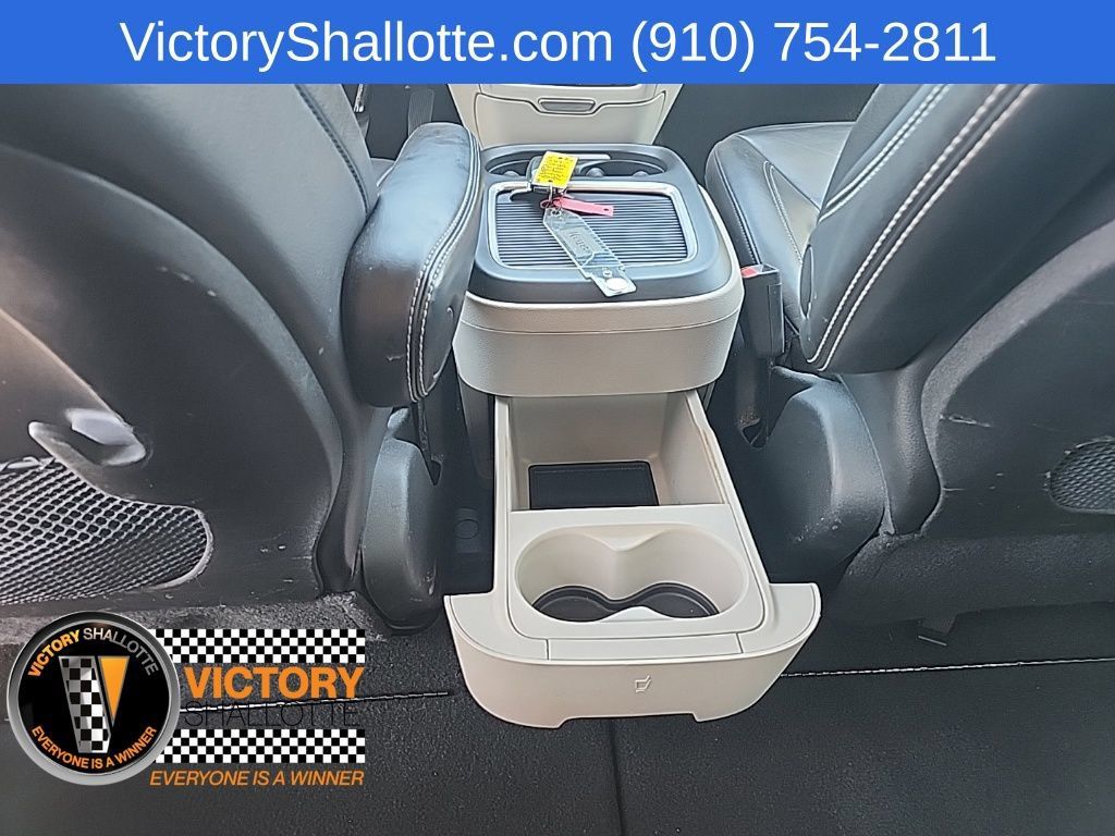 Certified 2022 Chrysler Pacifica Touring-L FWD image 25
