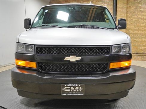 Used 2018 Chevrolet Express 3500 LS image 4