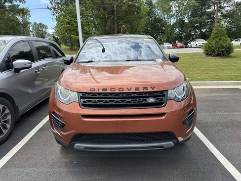 Used 2019 Land Rover Discovery Sport SE AWD/4WD image 2