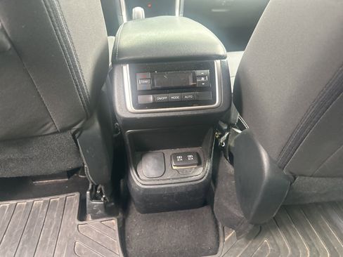 Used 2020 Subaru Ascent Premium w/ Convenience Package AWD/4WD image 11