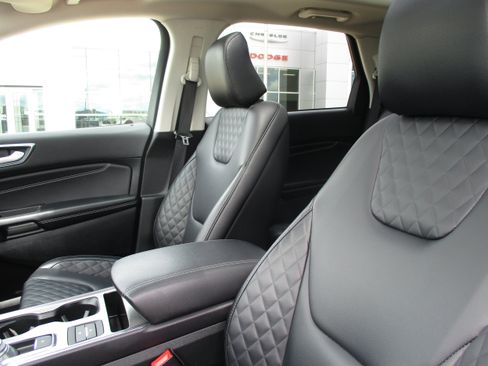 Used 2024 Ford Edge Titanium AWD/4WD image 37