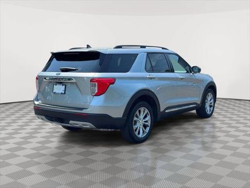 Used 2023 Ford Explorer XLT w/ Equipment Group 202A AWD/4WD image 7