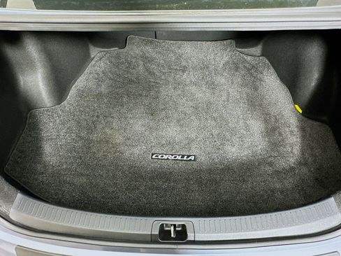 Used 2020 Toyota Corolla LE w/ Carpet Mat Package (TMS) FWD image 26
