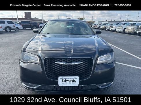 Used 2018 Chrysler 300 S w/ 300S Premium Group image 3