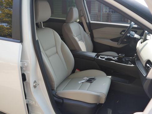 Certified 2023 Nissan Rogue SV w/ SV Premium B Package AWD/4WD image 25