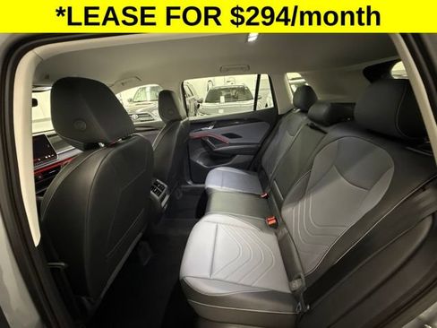 Used 2026 Volkswagen Tiguan SE AWD/4WD image 10