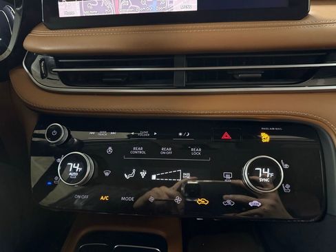 Used 2023 INFINITI QX60 Sensory w/ Vision Package AWD/4WD image 13
