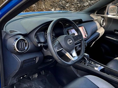 Used 2023 Nissan Kicks SR w/ SR Premium Package image 11