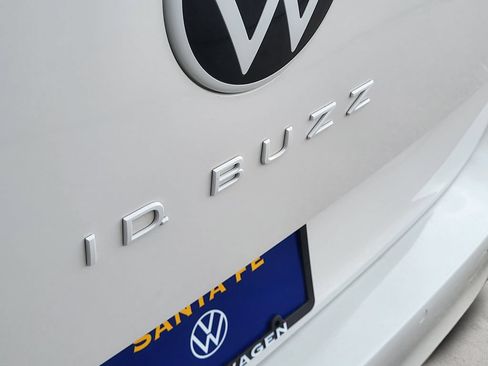 Used 2025 Volkswagen ID. Buzz Pro S RWD image 11