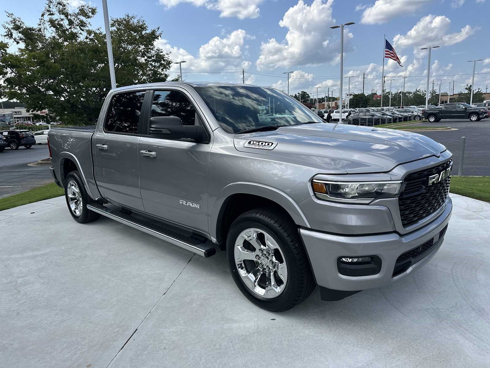 Used 2025 RAM 1500 Big Horn AWD/4WD image 2