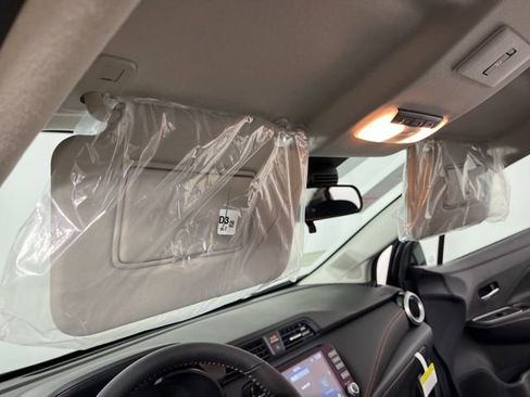 New 2025 Nissan Versa SR w/ Trunk Package image 32