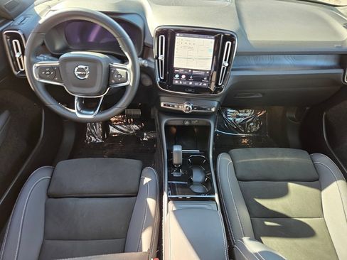 Used 2023 Volvo XC40 Recharge Plus w/ Protection Package Premier AWD/4WD image 18