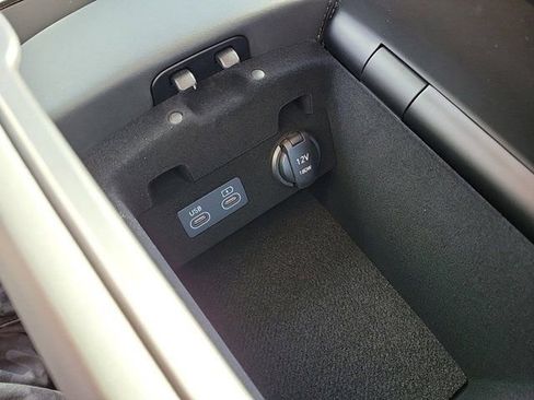 Used 2025 Genesis G80 2.5T image 30