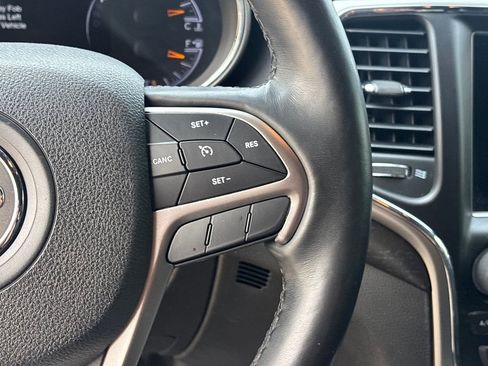 Used 2018 Jeep Grand Cherokee Altitude AWD/4WD image 15